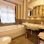 La Brenva Hotel