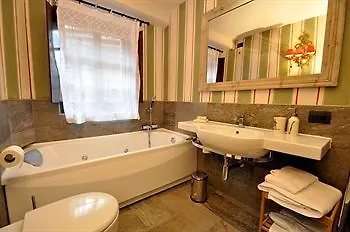La Brenva Hotel